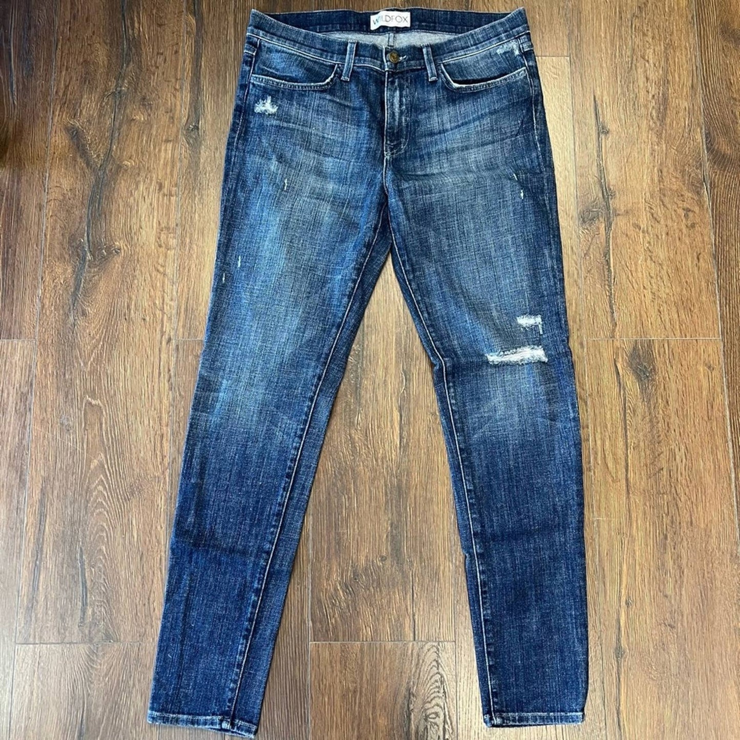Wildfox mid rise skinny jeans SZ 31/12