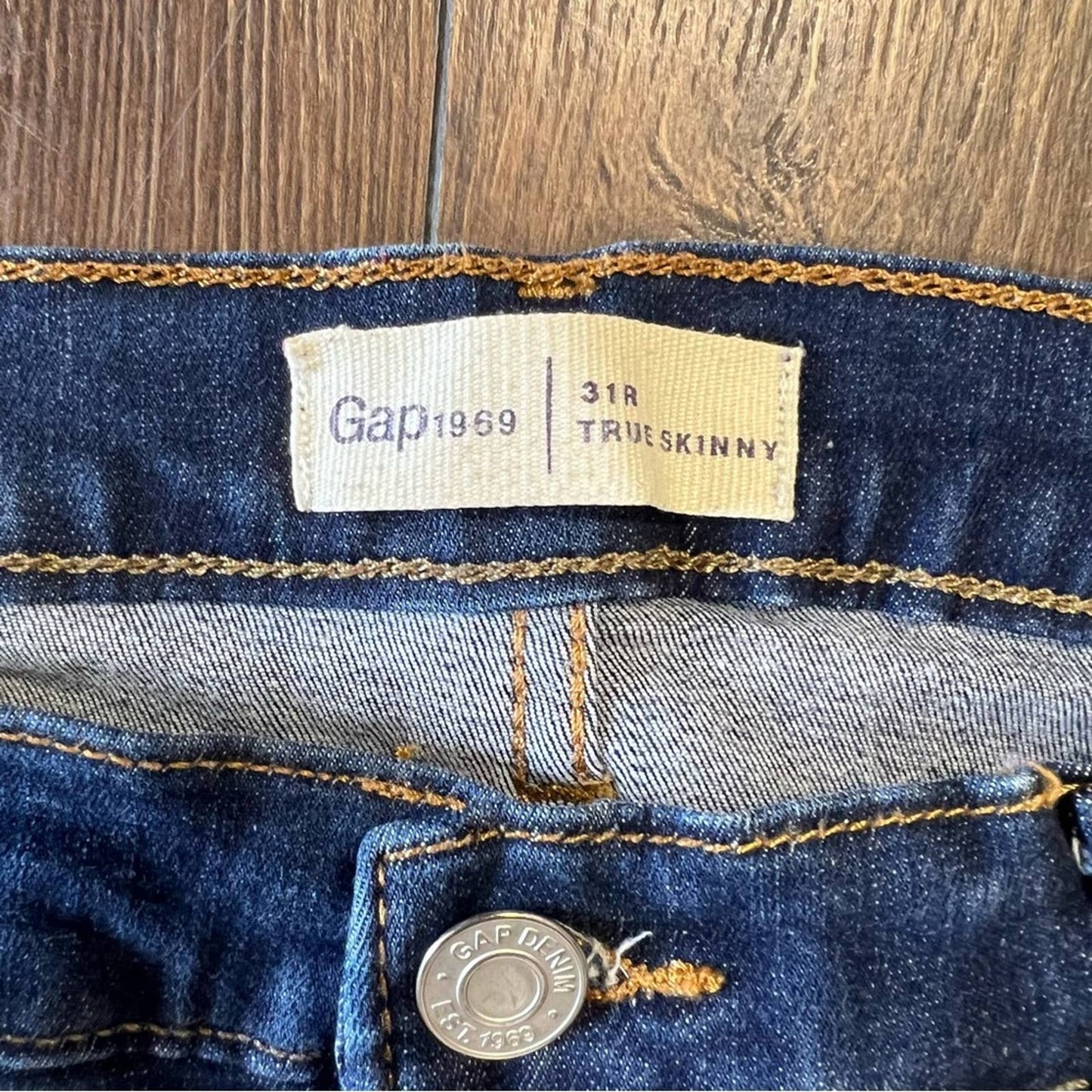 Gap true skinny sculpt jeans SZ 31/10R