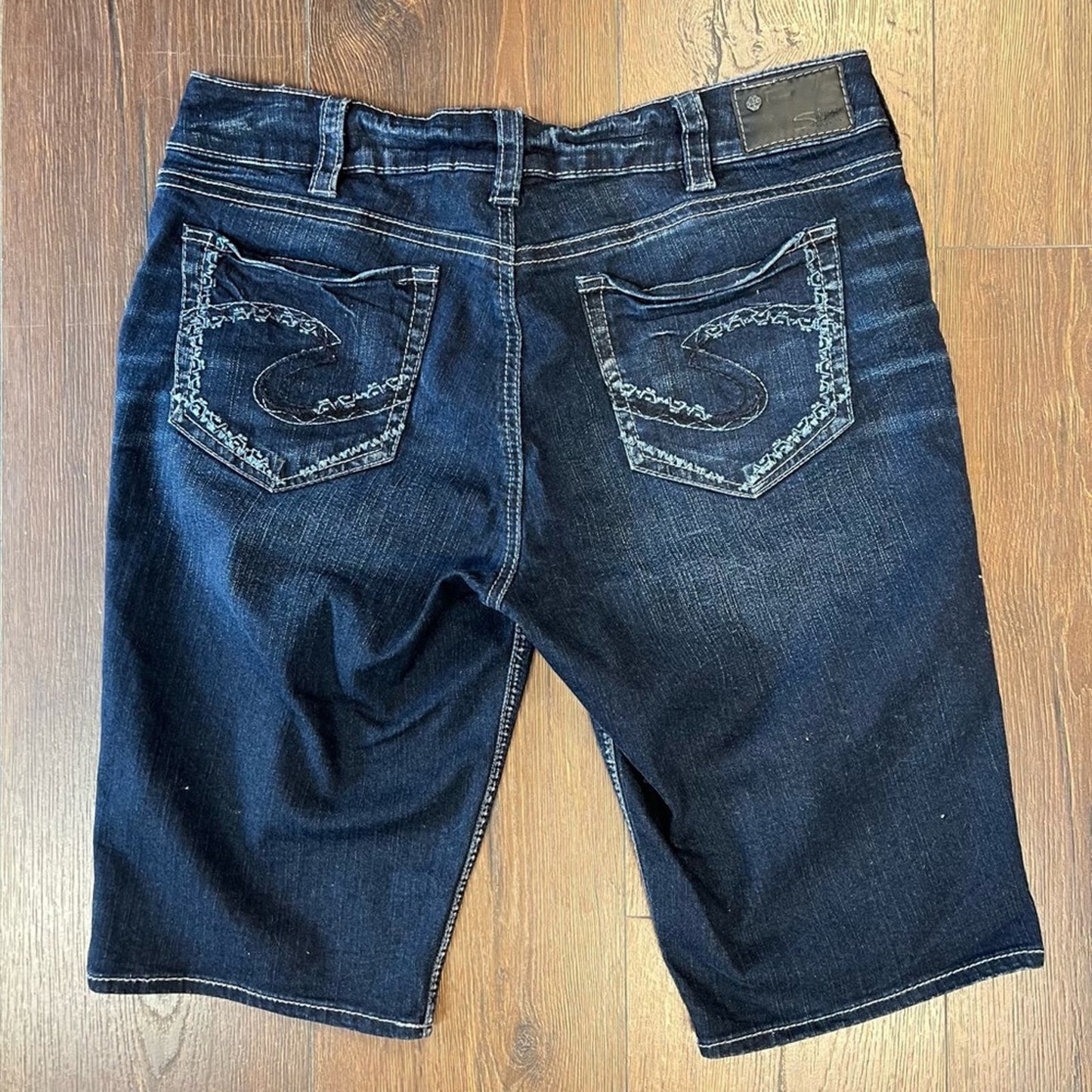 Silvers jean  suki mid Bermuda denim short SZ 32/14