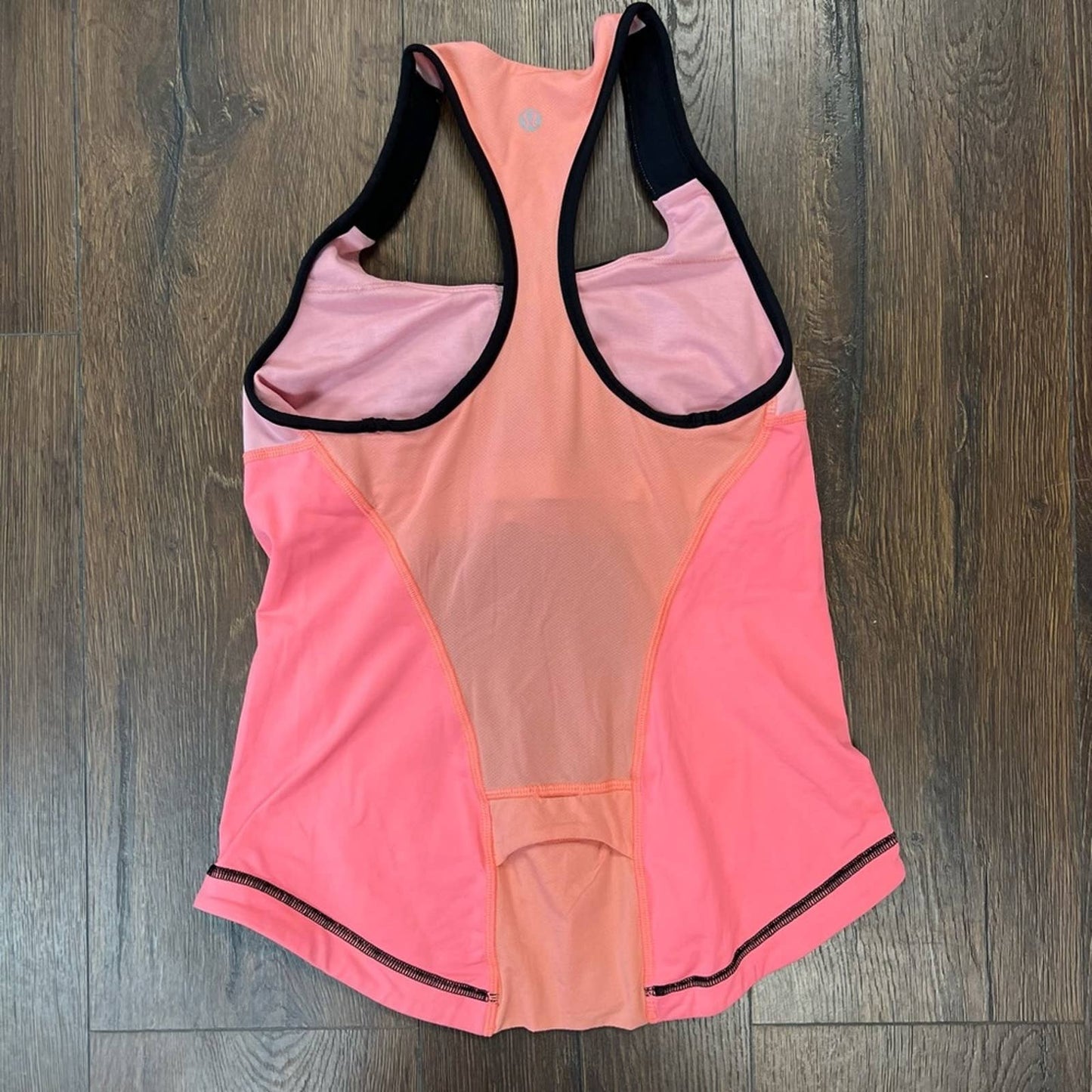 Lululemon racerback tank SZ 6