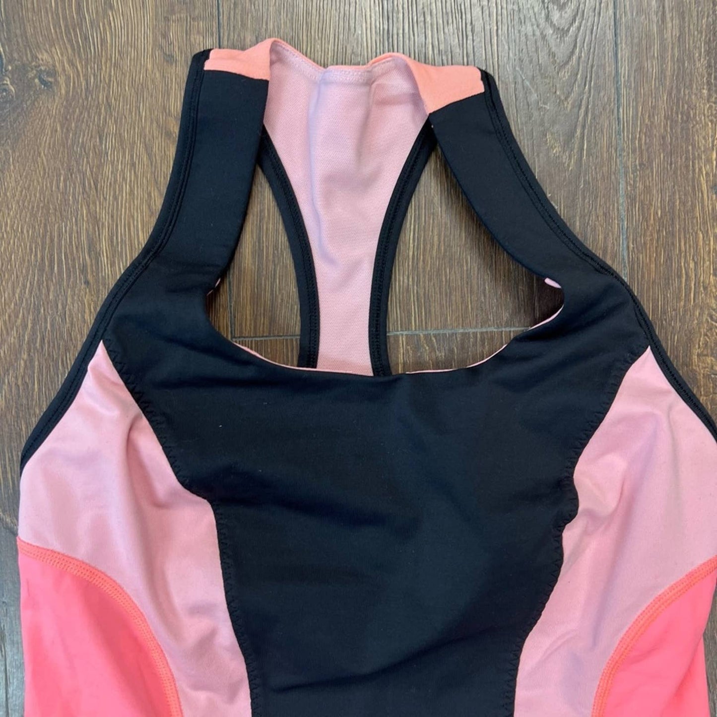 Lululemon racerback tank SZ 6