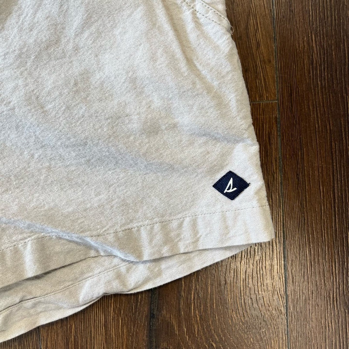Sperry khaki shorts SZ 32