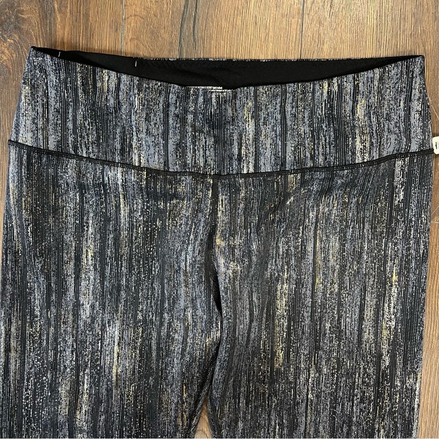 🆕 Victoria Sport black and metallic tights SZ XL