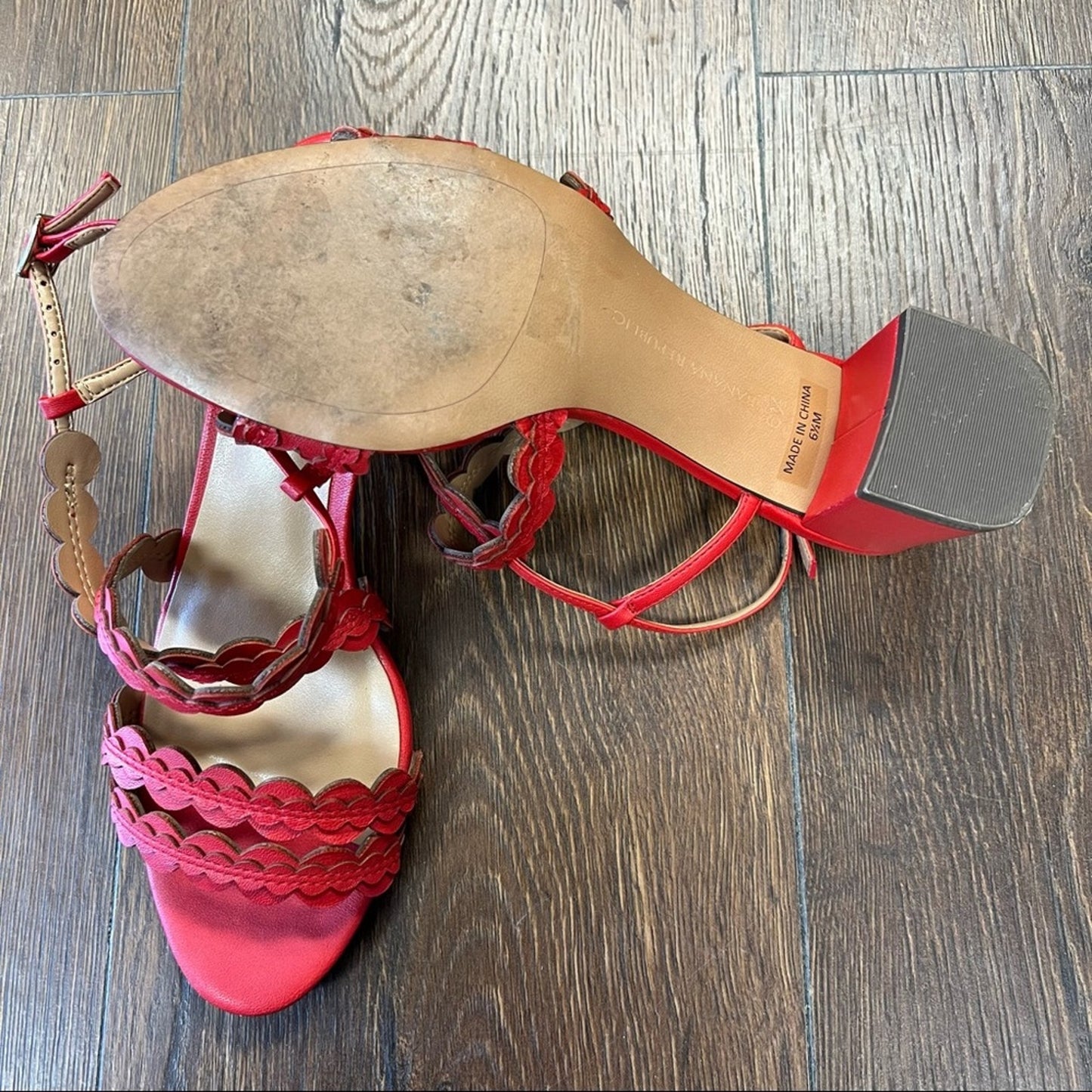 Banana Republic red strappy scalloped block heels SZ 6.5