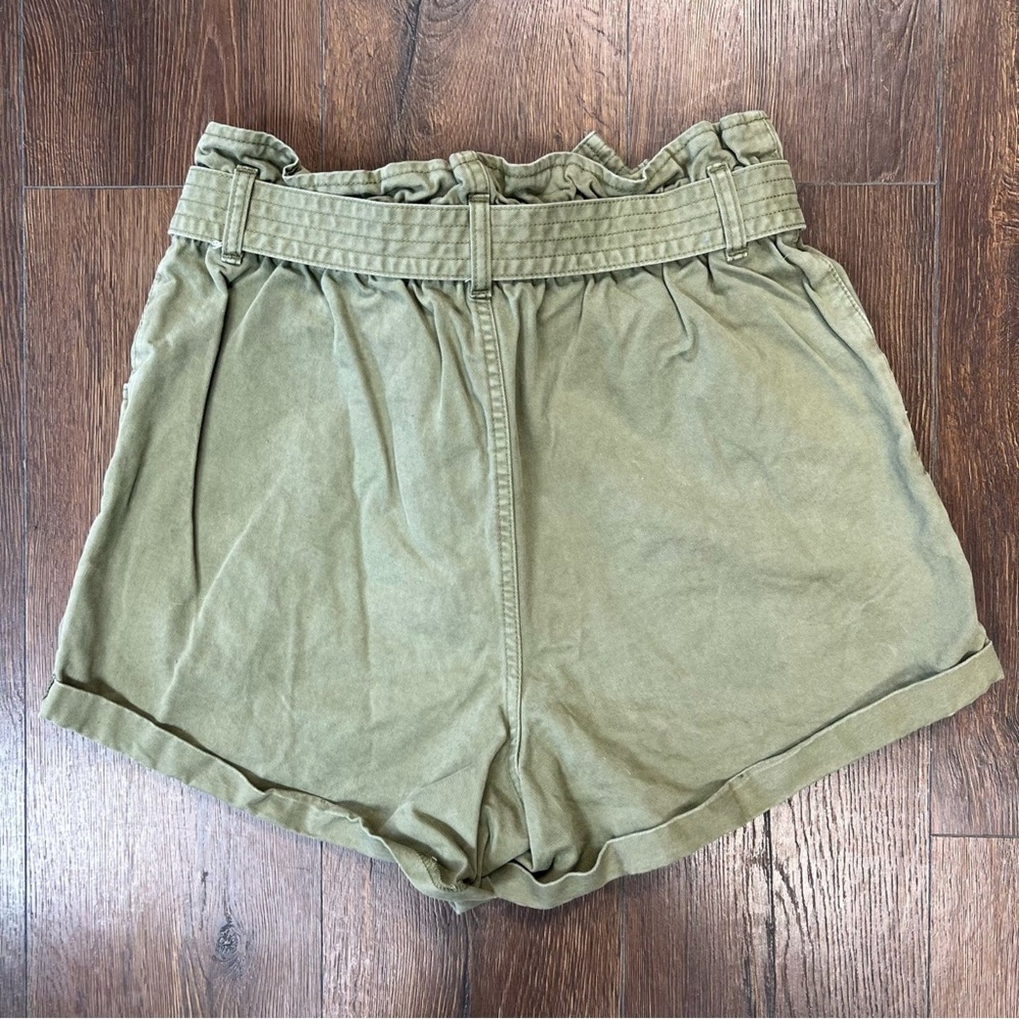 Abercrombie & Fitch Olive Green high waisted Belted Twill Paperbag Shorts SZ LG