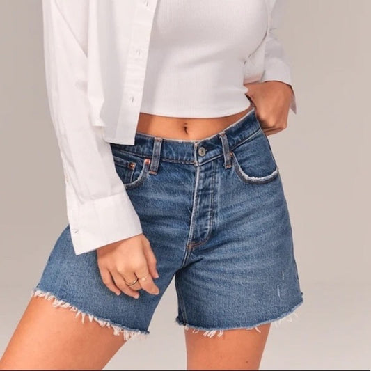 🆕 Abercrombie and Fitch 90’s baggy shorts  SZ 35/20
