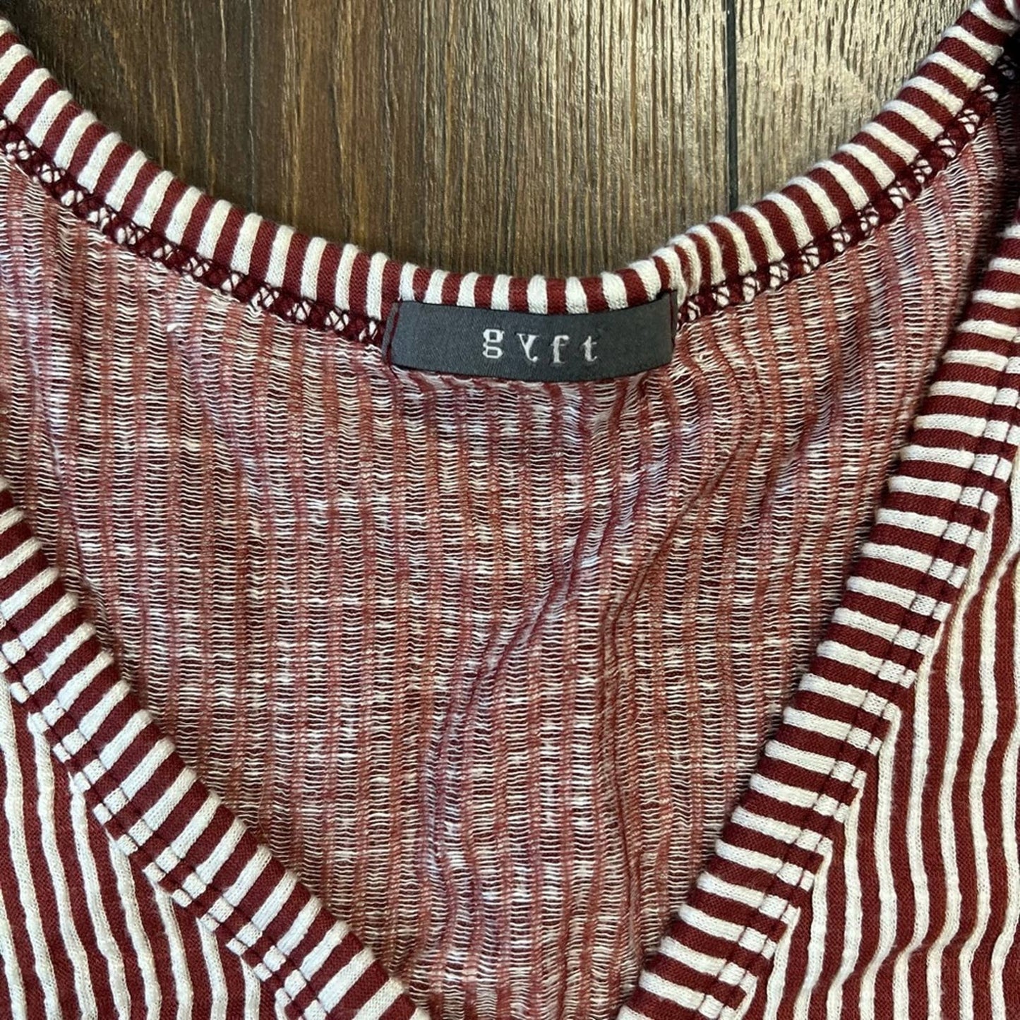 Gyft tie front striped shirt SZ MED