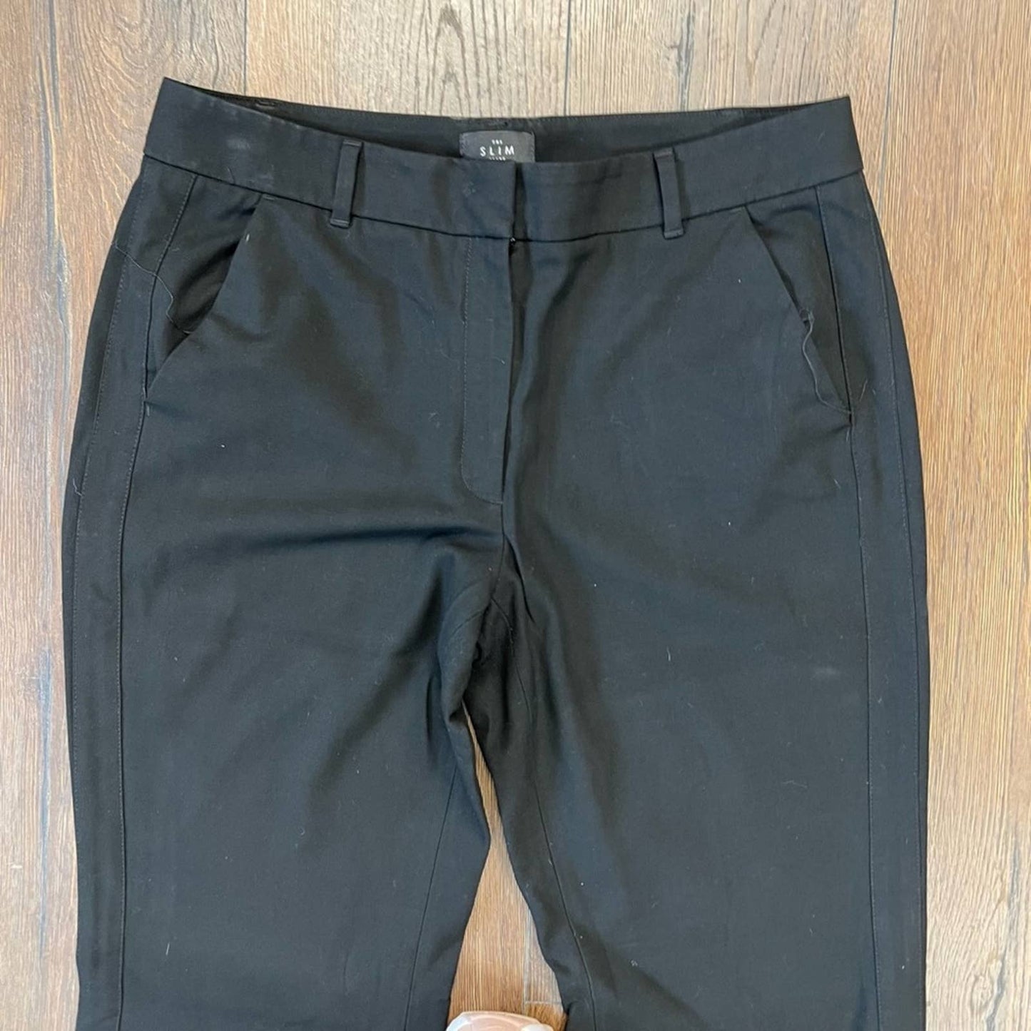 White House black market Black Button-Trim Flare “the slim flare” pant SZ 12L