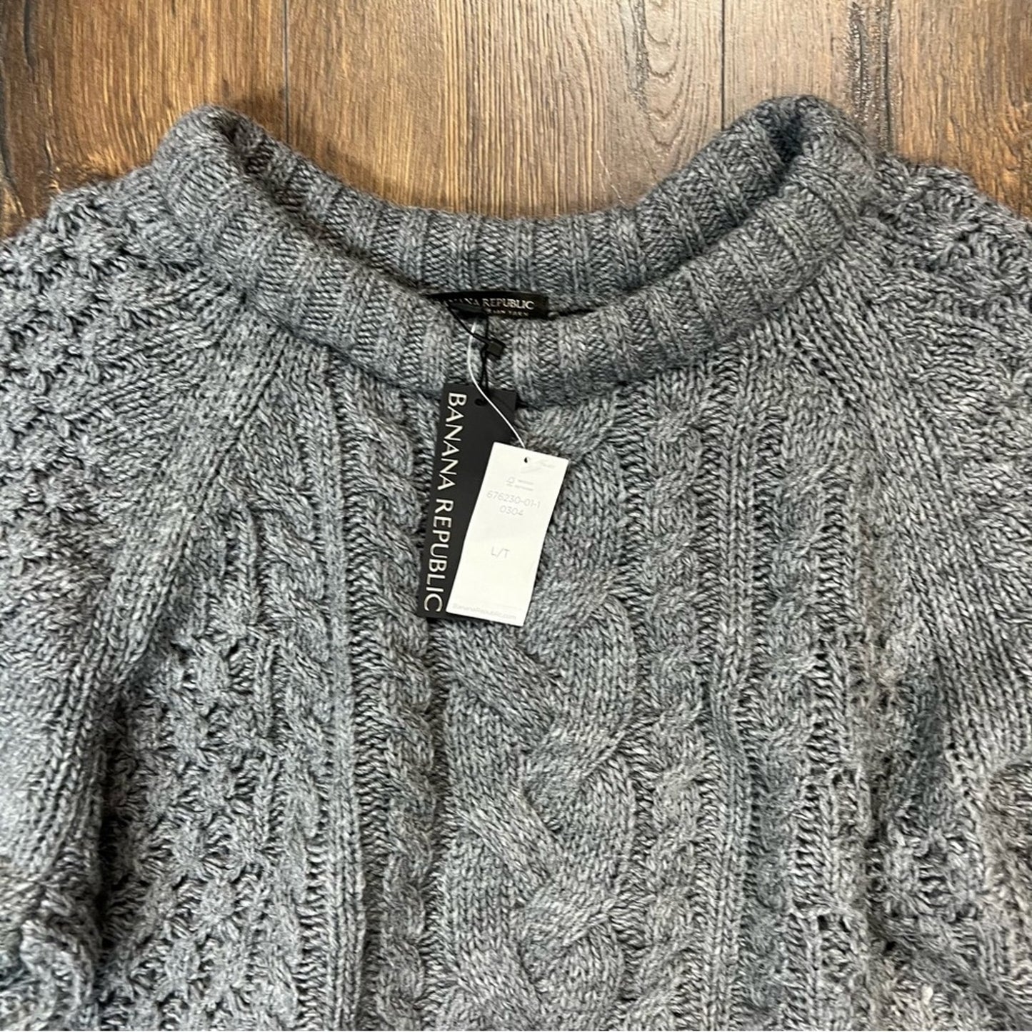 NEW Banana Republic Italian yarn cable knit sweater SZ LG Tall