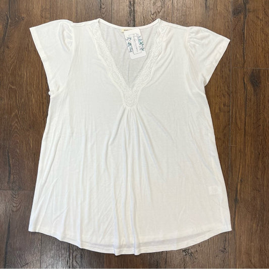 🆕 Jodifl white shirt sleeve lace detail tee SZ LG