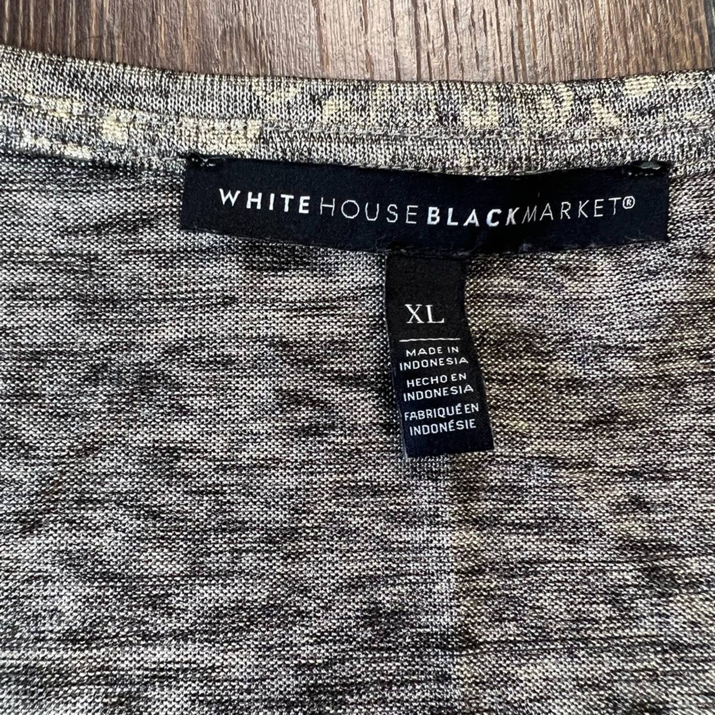 White House black market Metallic-Print V-Neck Tee SZ XL