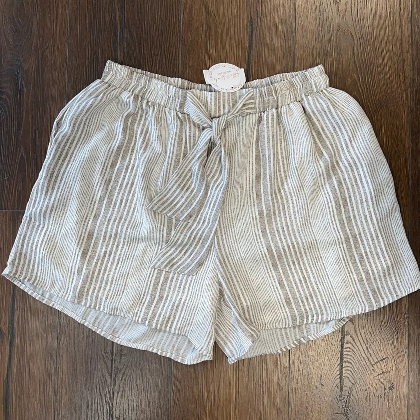 🆕 White Birch striped shorts SZ MED