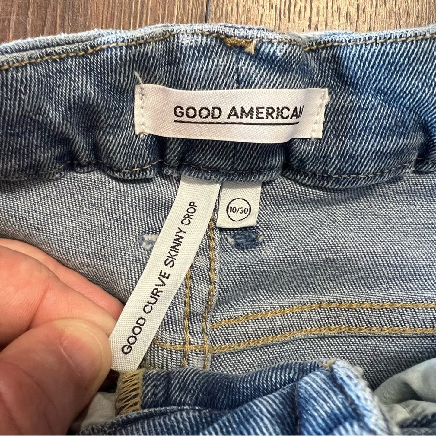 Good American Good Legs Crop Chewed Hem SZ 30/10