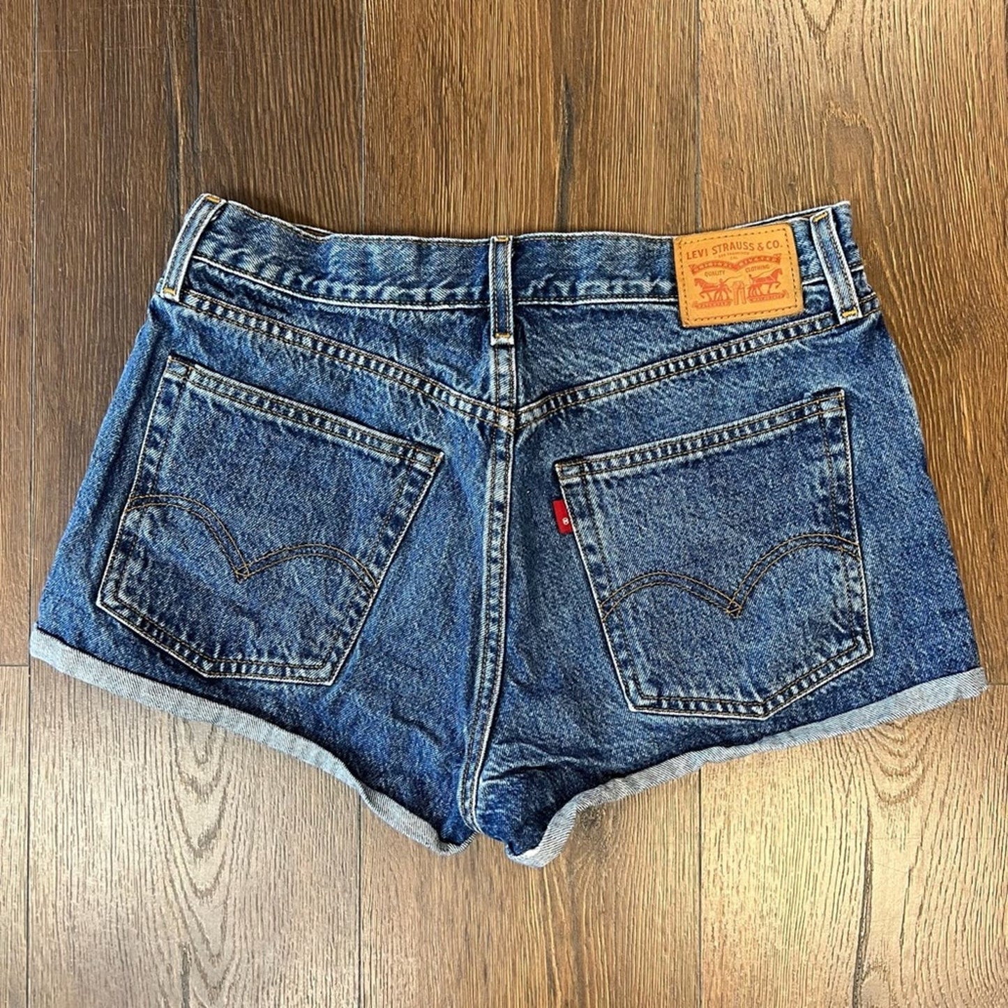 Levi white oak cone denim short SZ 30/10