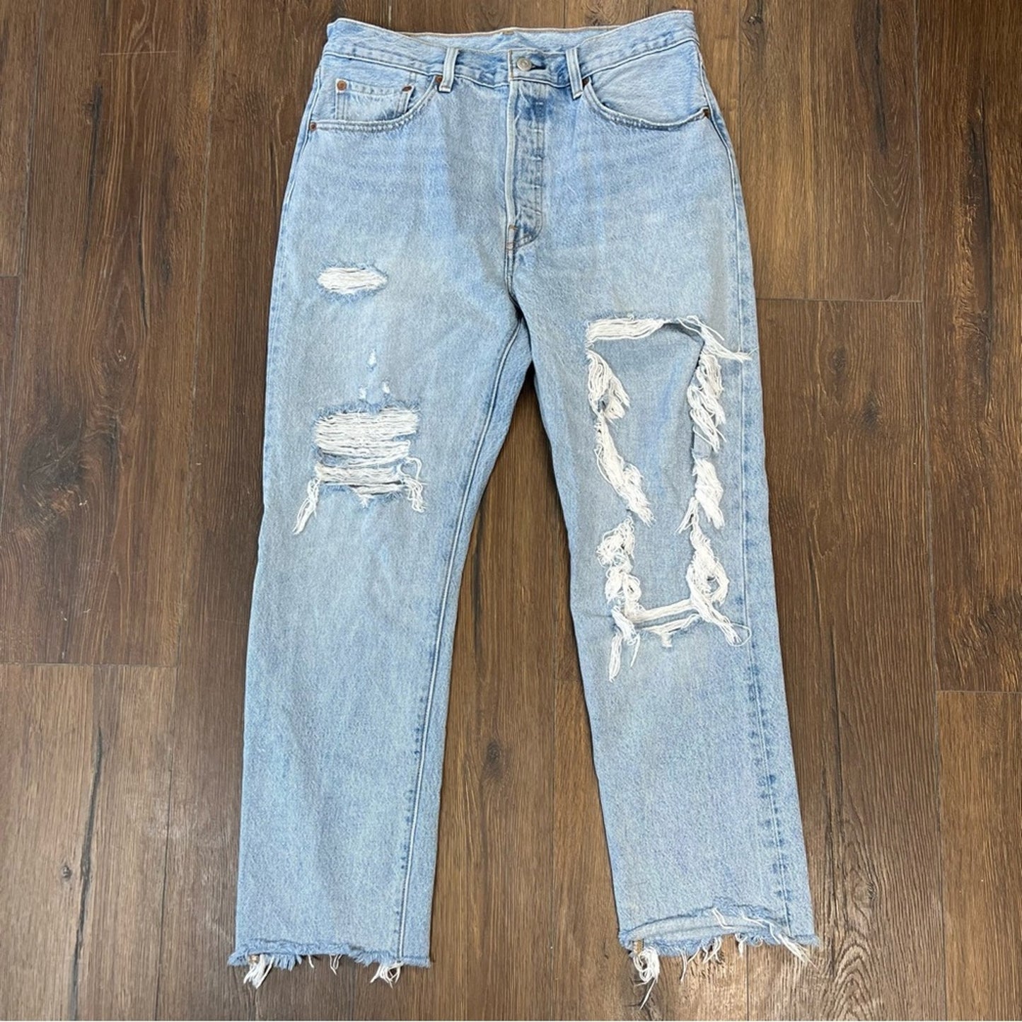 levi's premium 501 light wash distressed jeans SZ 31/10