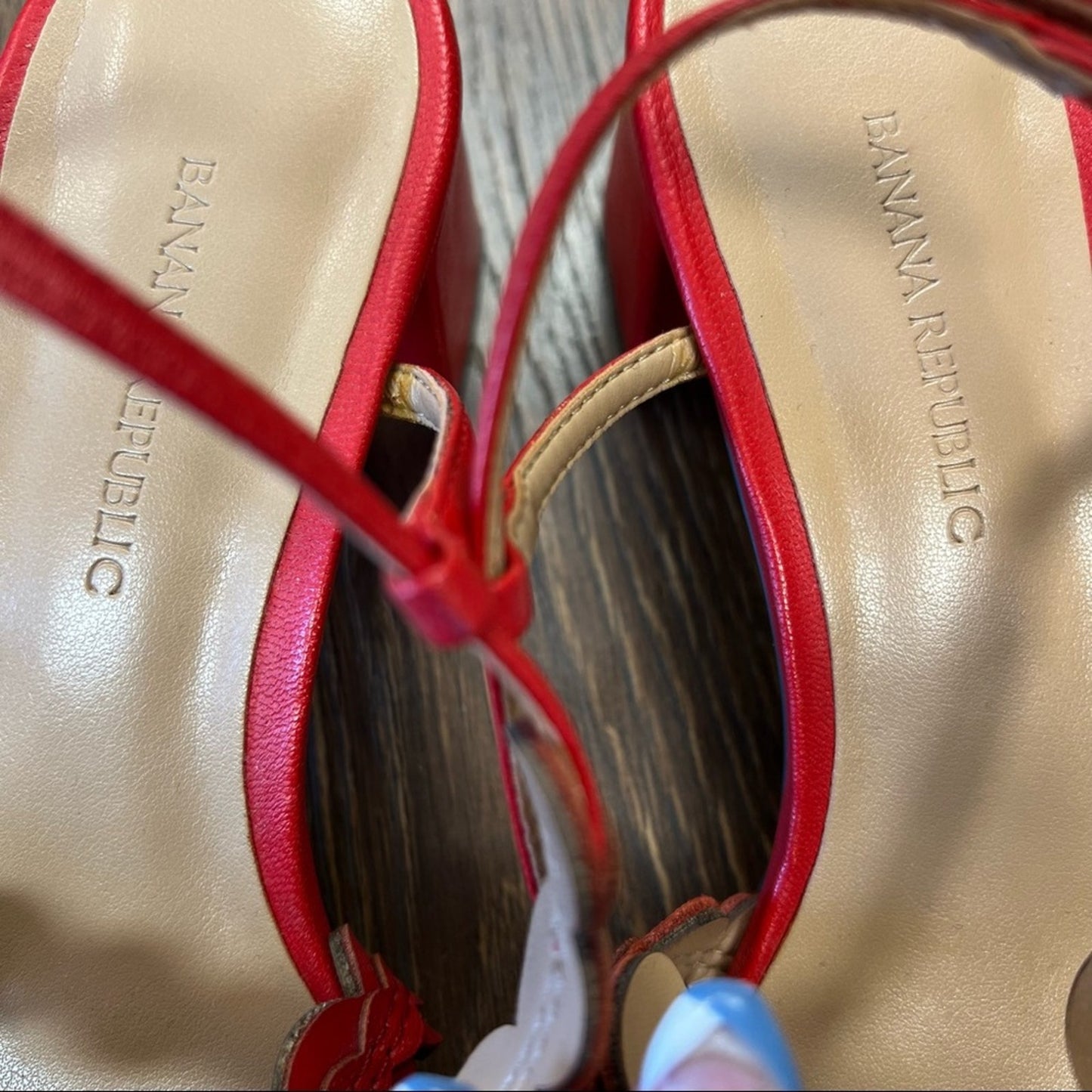 Banana Republic red strappy scalloped block heels SZ 6.5