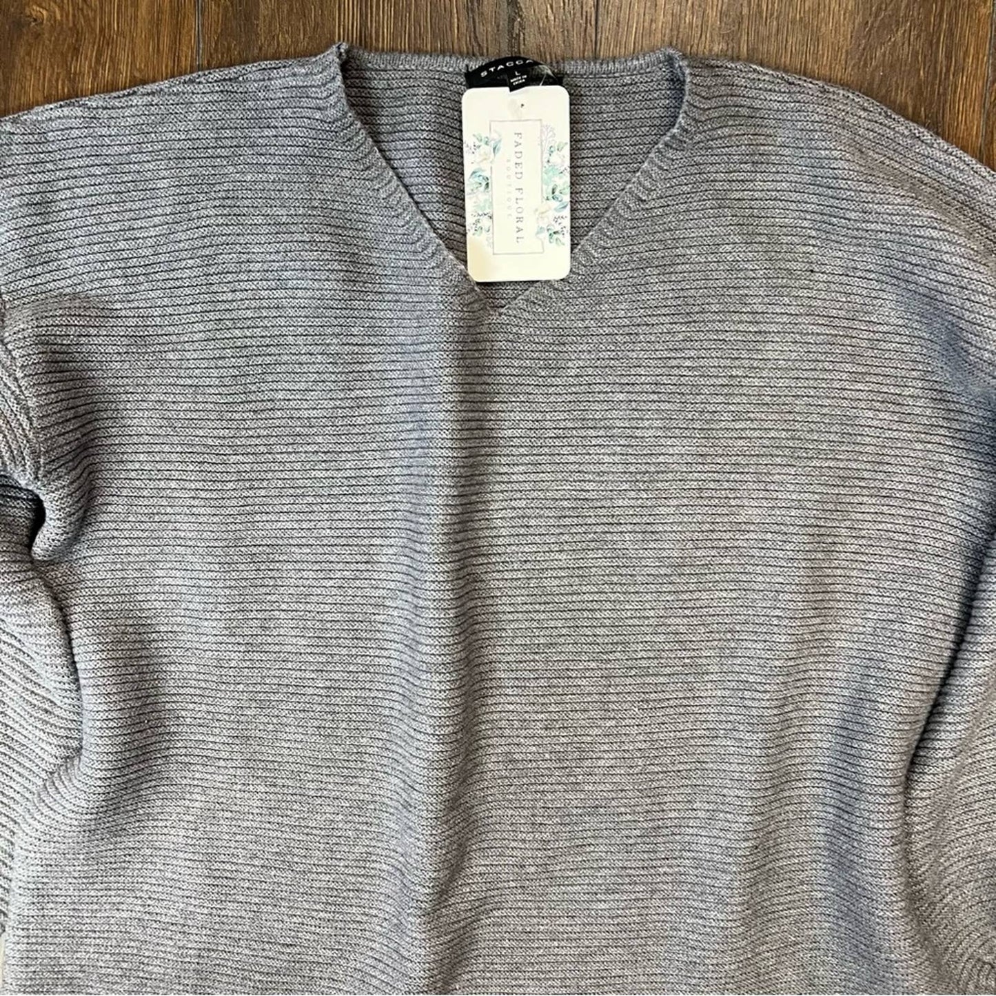 🆕 staccato gray v neck sweater SZ LG