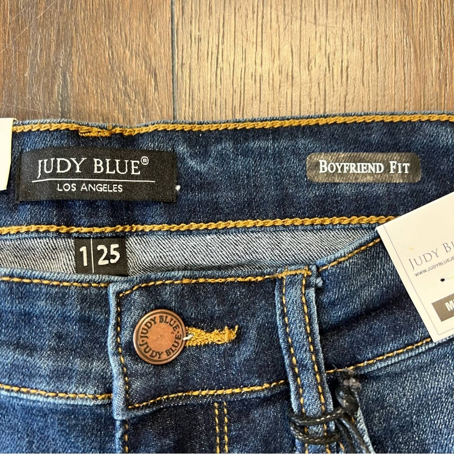 🆕 Judy Blue mid rise convince your Boyfriend Jeans SZ 1/25