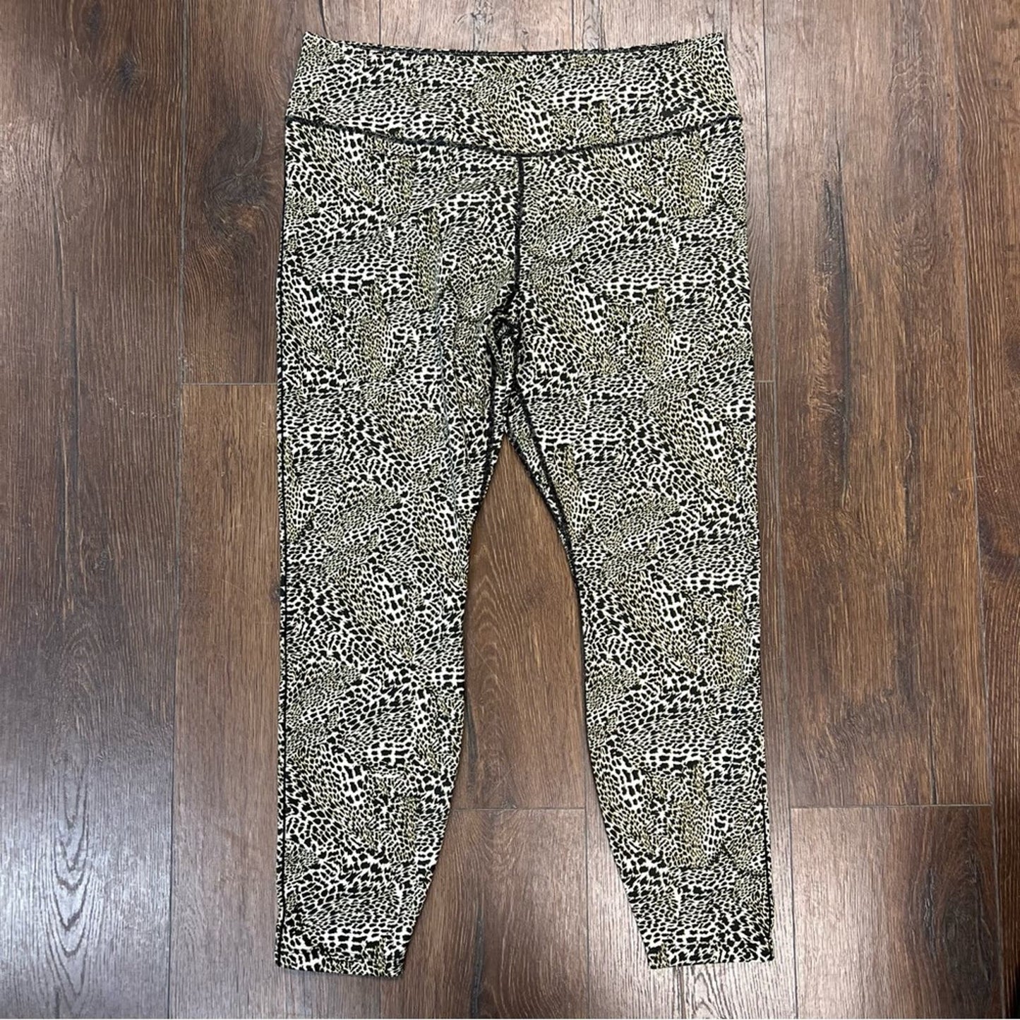 Nike Training one tight cropped leggings in leopard print SZ XXL