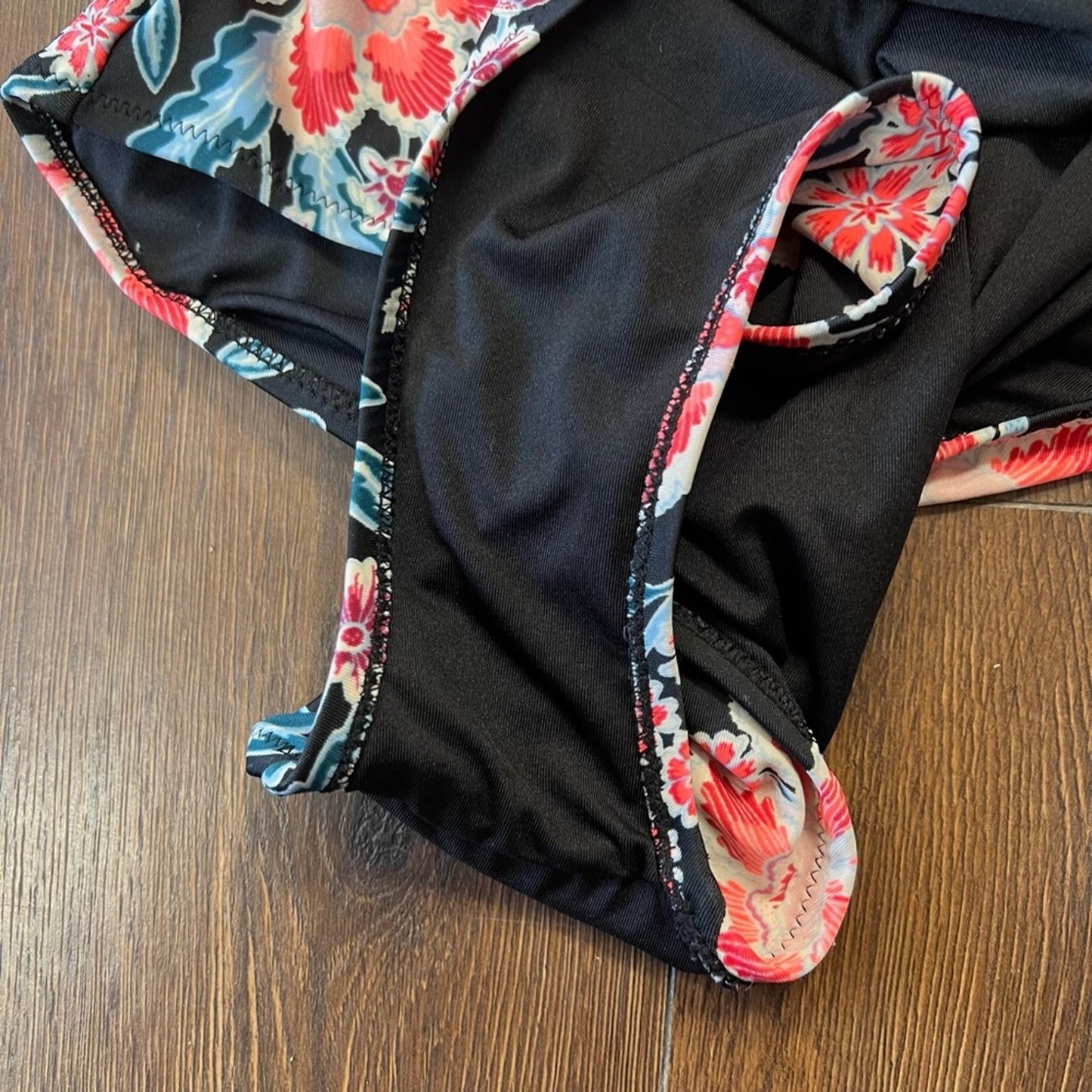 Old Navy swimsuit SZ XXL
