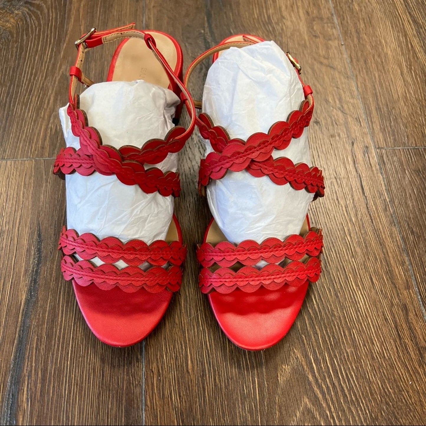 Banana Republic red strappy scalloped block heels SZ 6.5