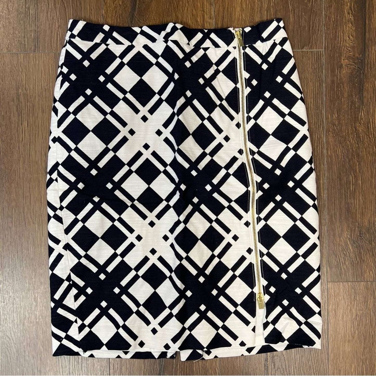 Talbots black and white front zipper skirt SZ 6