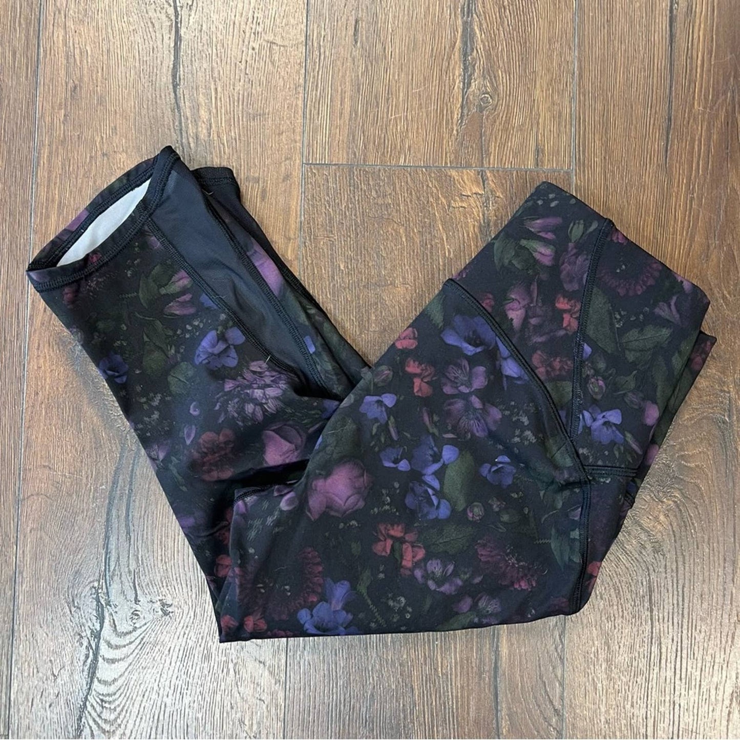 Lululemon Train Times Crop (17") Frozen Flourish Multi / Black SZ 8