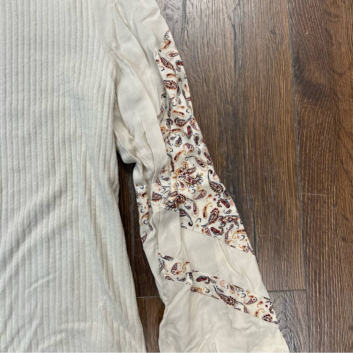Maurice’s Paisley Sleeve Mock Neck Blouse SZ XS