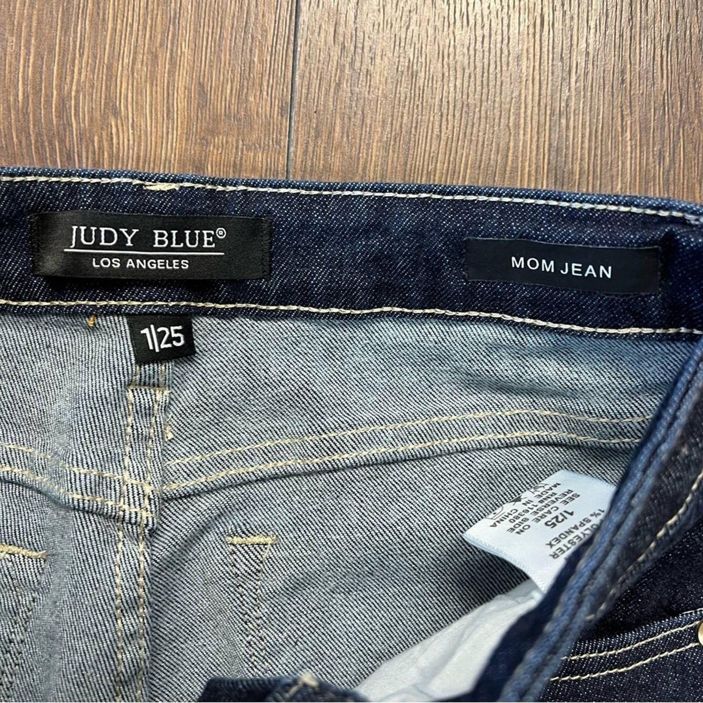 Judy Blue Indigo Blue High Rise Mom Fit SZ 1/25