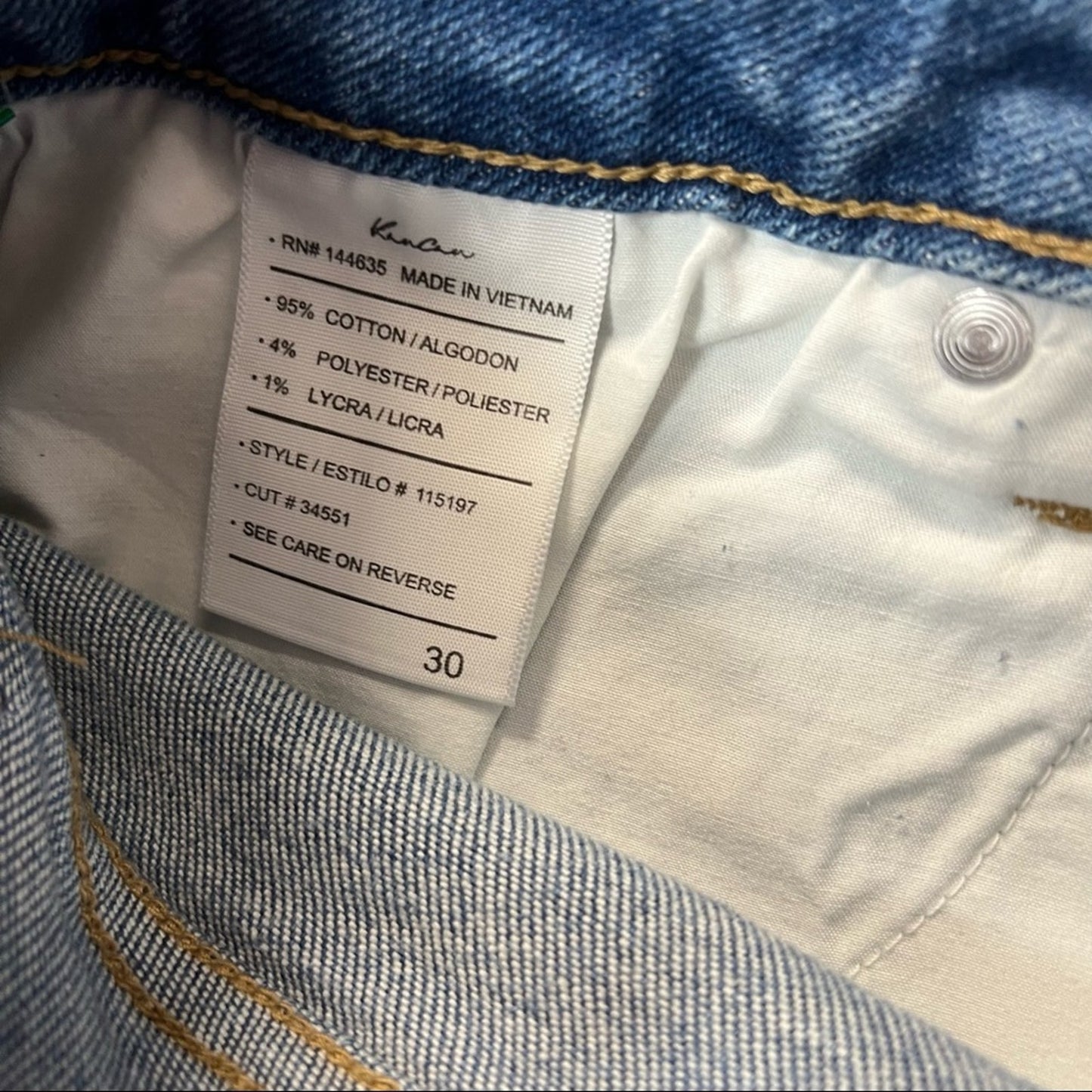 NWT KanCan™ High Rise Medium Destructed 3in Mom Short SZ 29