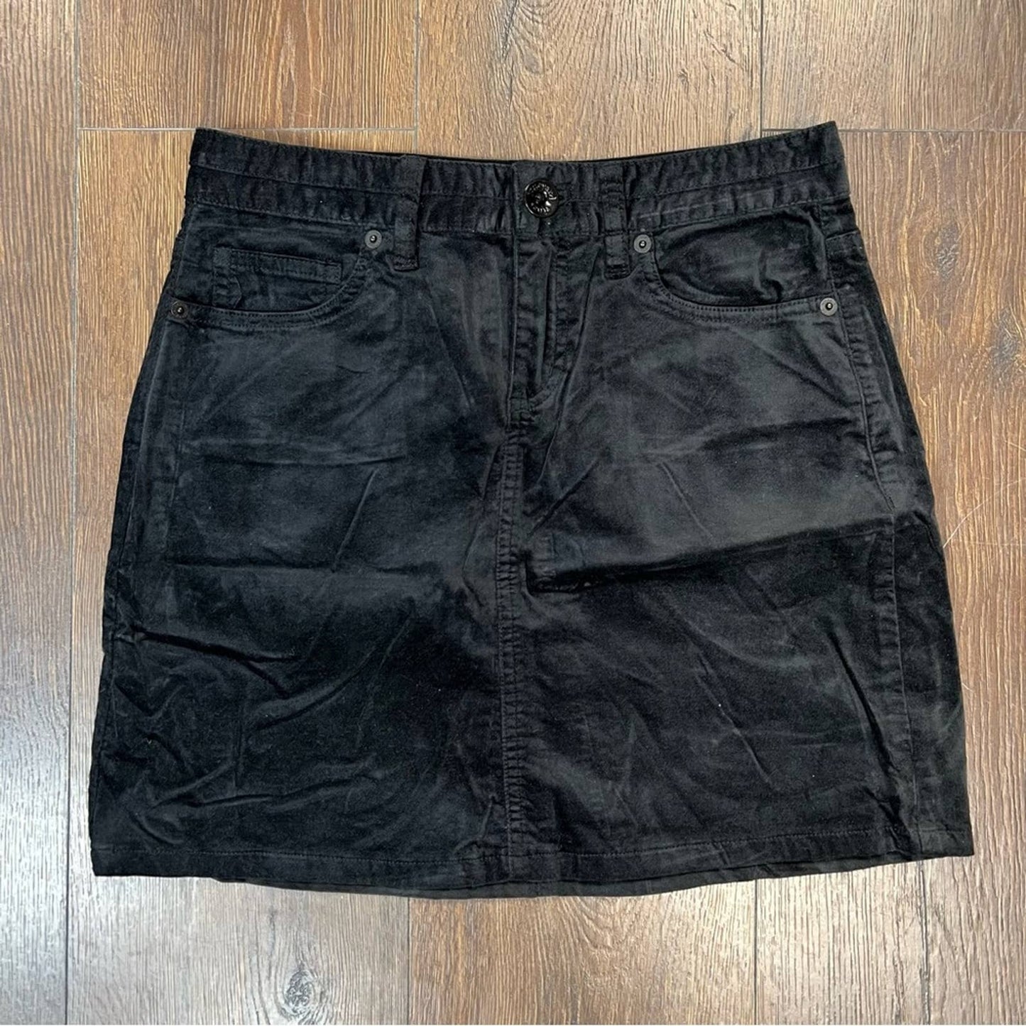 Vineyard Vines Black Velveteen High Waisted Skirt SZ 2