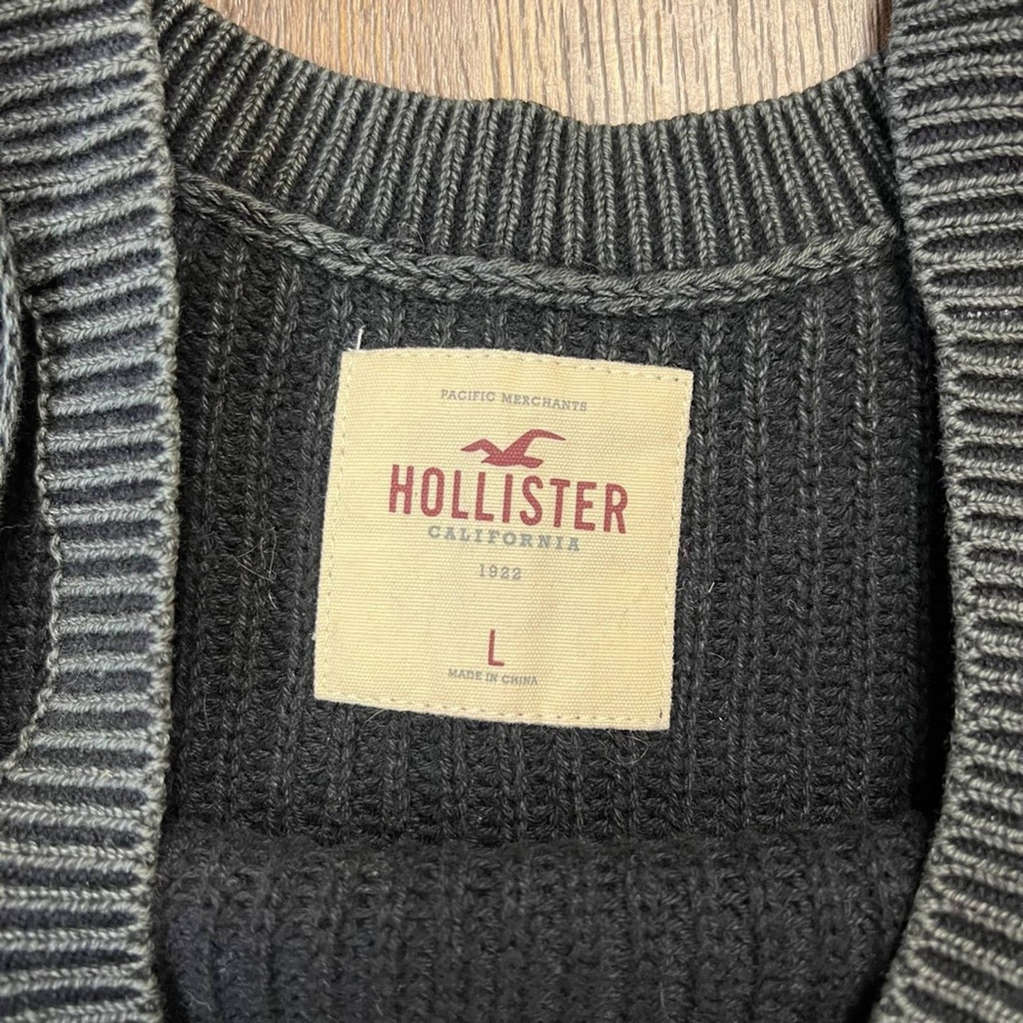 Hollister crewneck cold shoulder sweater SZ LG