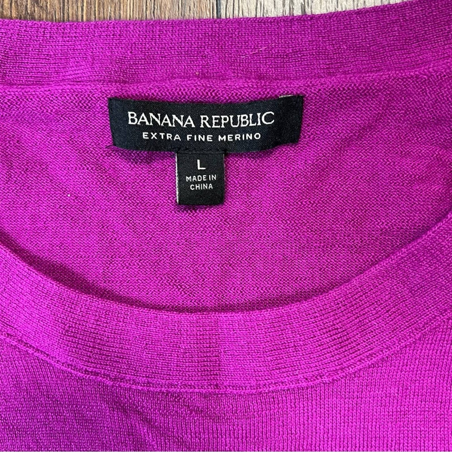 Banana Republic extra fine merino sweater SZ LG