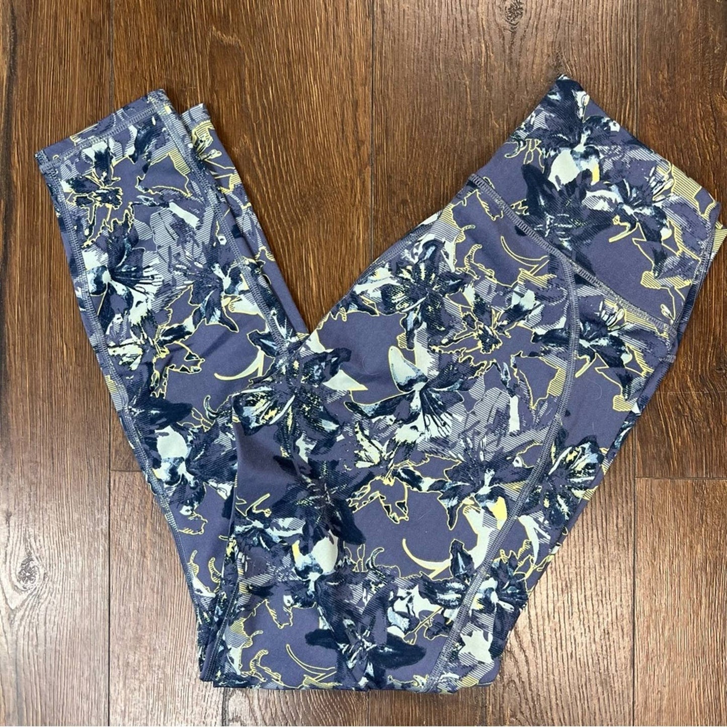 Fabletics Mid-Rise Printed Powerhold 7/8 SZ MED