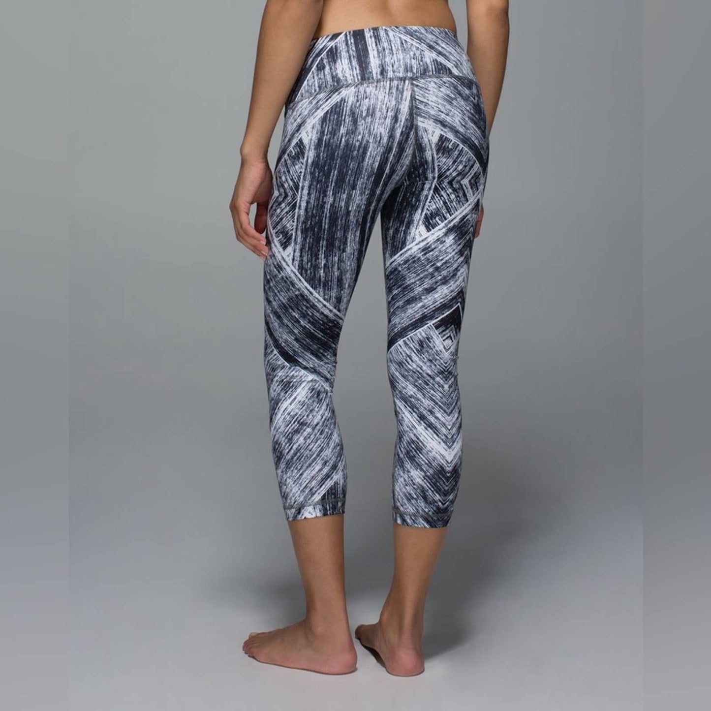 Lululemon Wunder Under Crop II *Full-On Luon Heat Wave White Black SZ 8