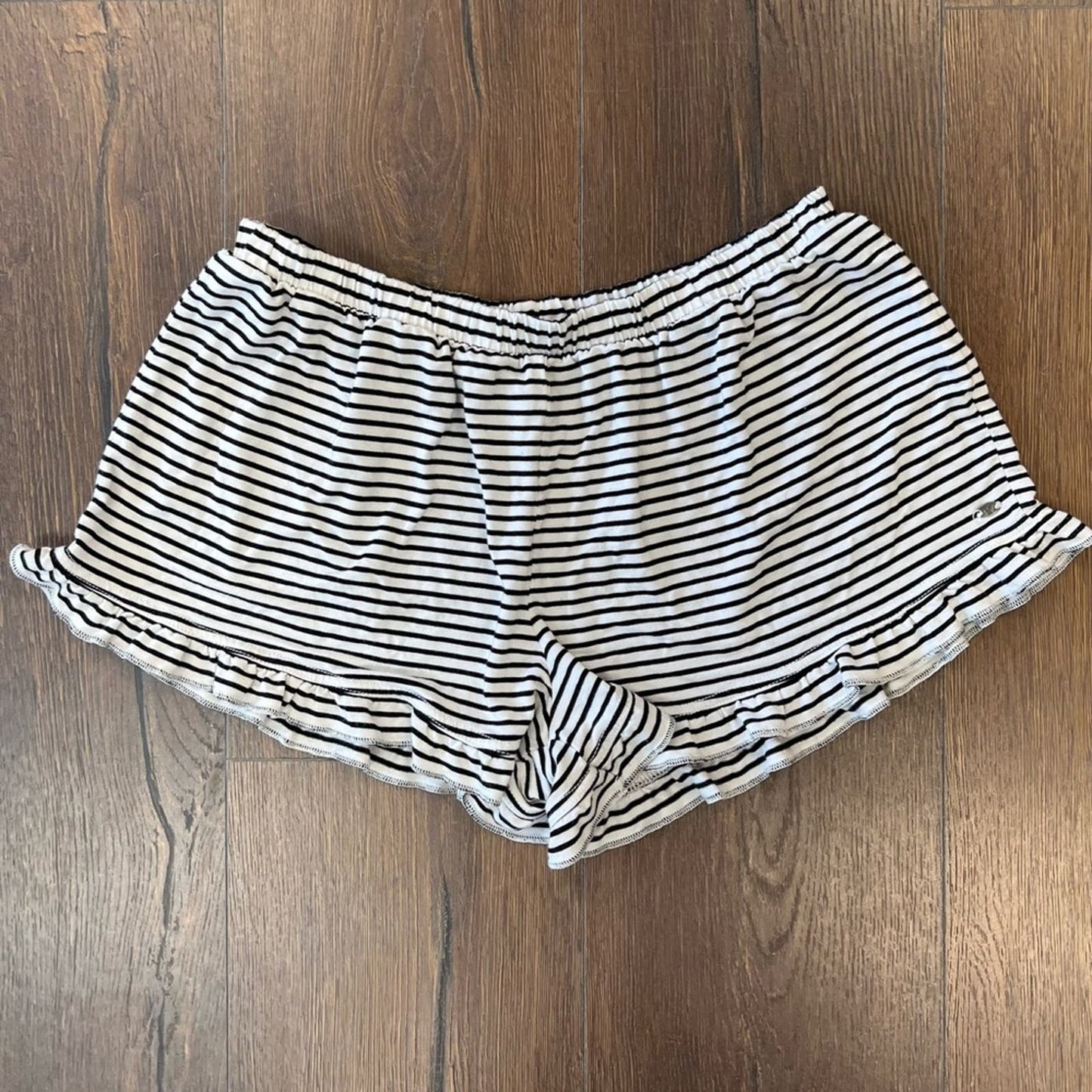 American Eagle blk&wht striped shorts SZ SM