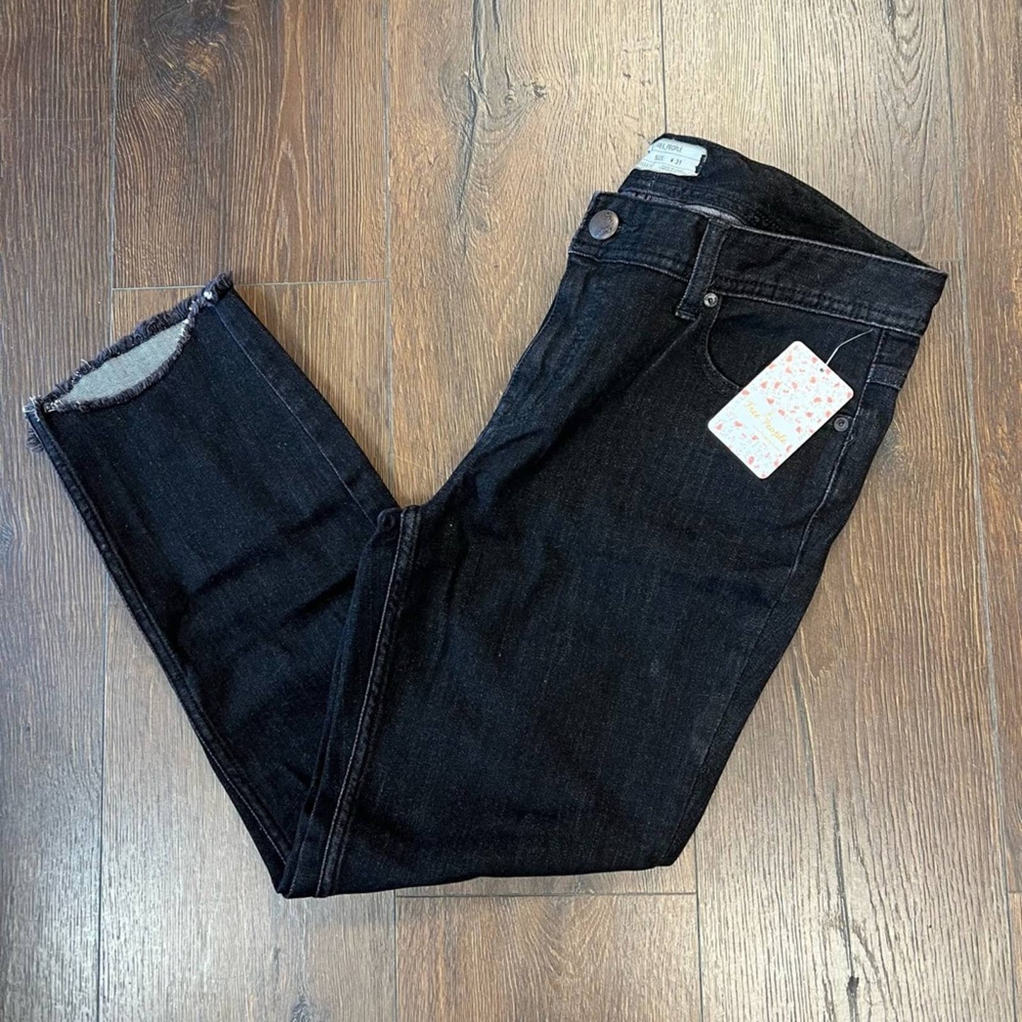 🆕 Free People Mid Rise Skinny Destroyed Ankle Jean in Black SZ 31/10