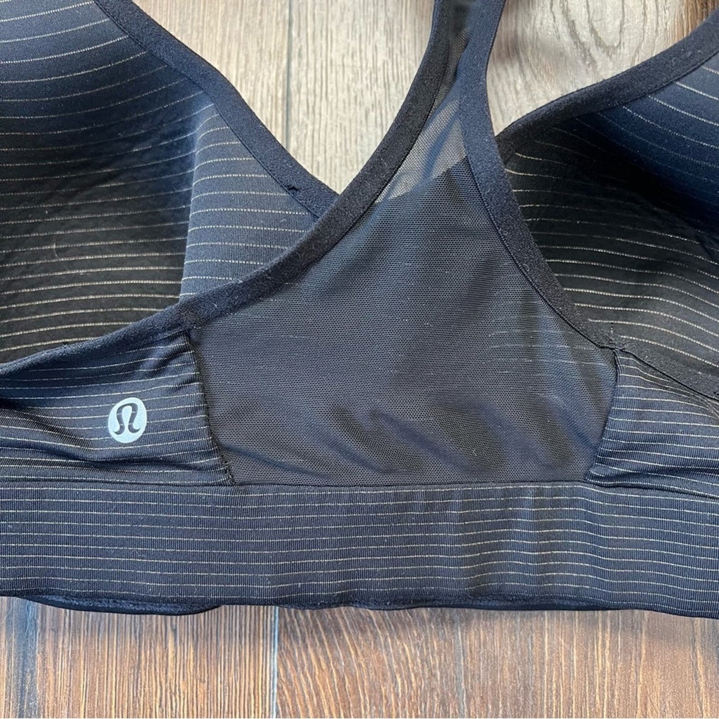 Lululemon black striped sports bra SZ 6