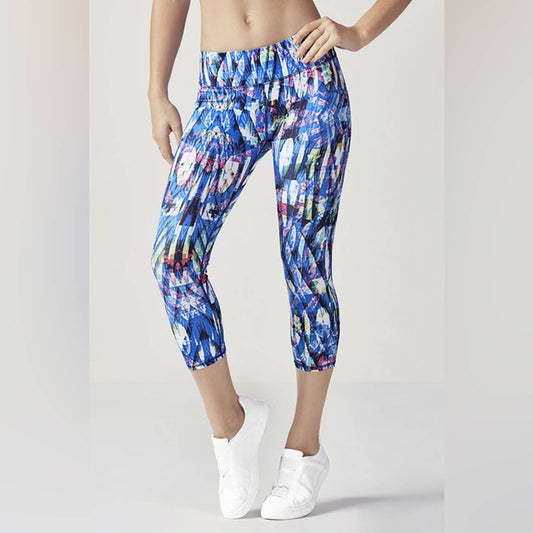 Fabletics Define PowerHold Mid-Rise Capri SZ MED