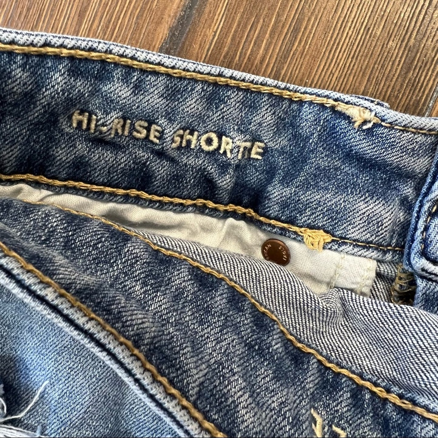 American Eagle high-rise Shortie SZ 4