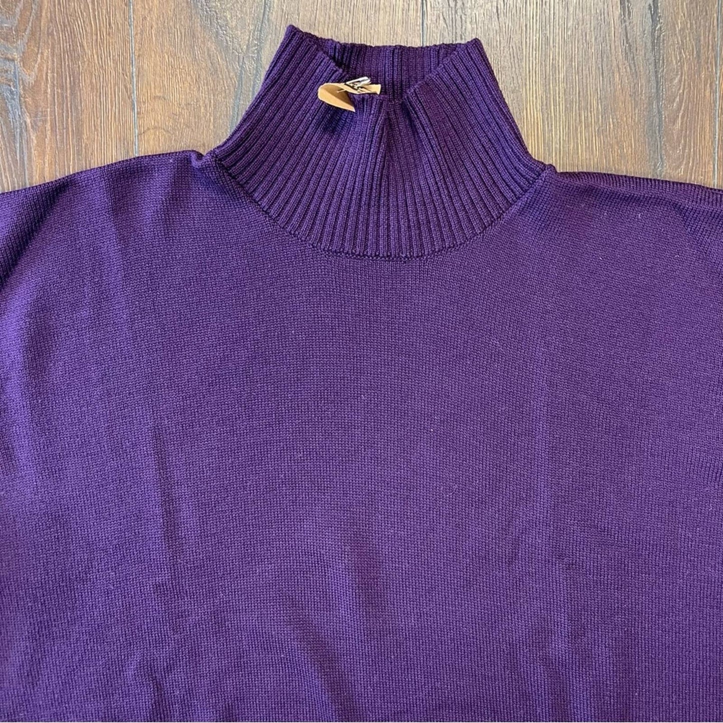 Eskander 100% wool ribbed turtle neck sweater in purple SZ O/S