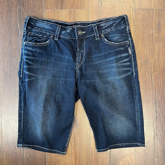 Silvers jean  suki mid Bermuda denim short SZ 32/14