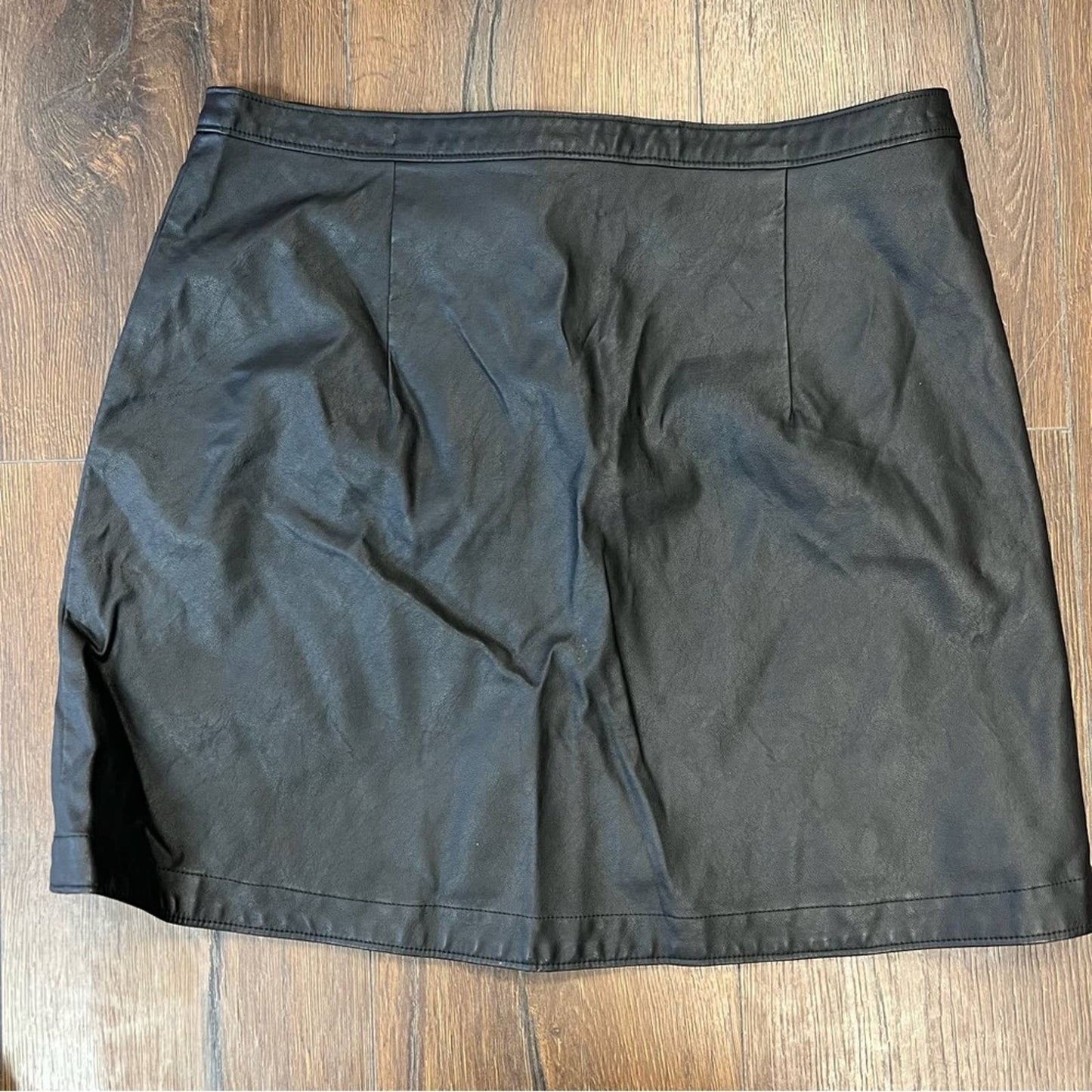 Abercrombie & Fitch faux leather skirt SZ LG