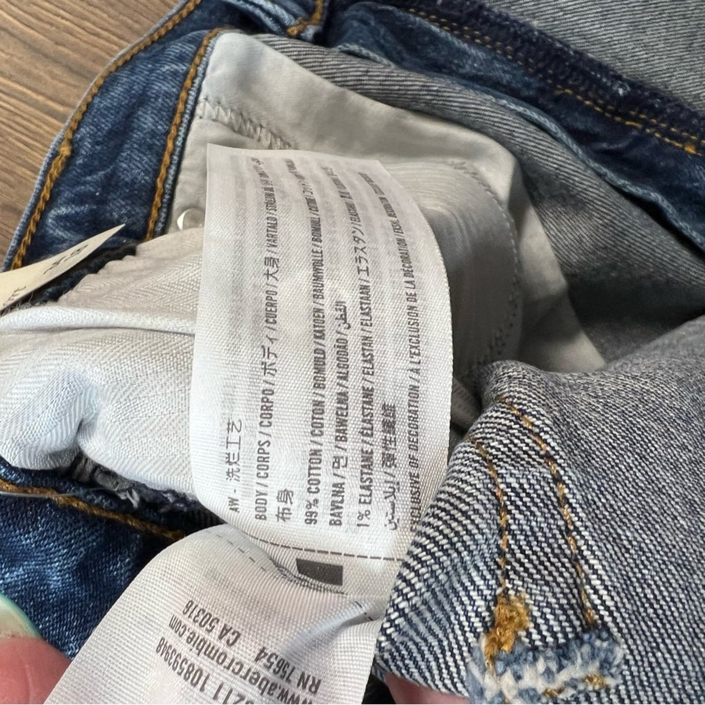 🆕 Abercrombie & Fitch the mom short, high rise SZ 34/18
