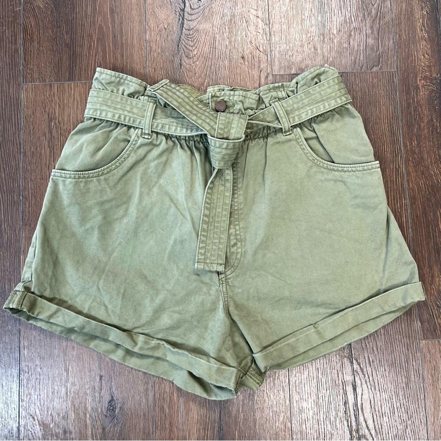 Abercrombie & Fitch Olive Green high waisted Belted Twill Paperbag Shorts SZ LG