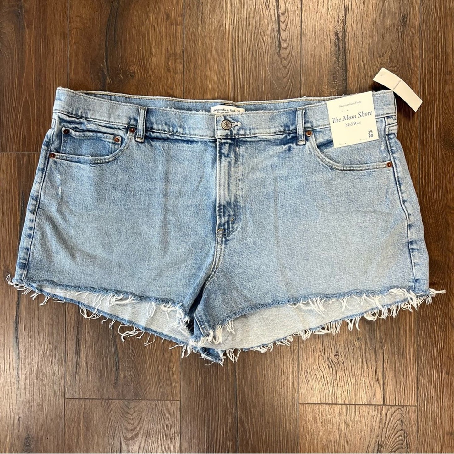 🆕 Abercrombie and Fitch Mid Rise Mom Short SZ 35/20