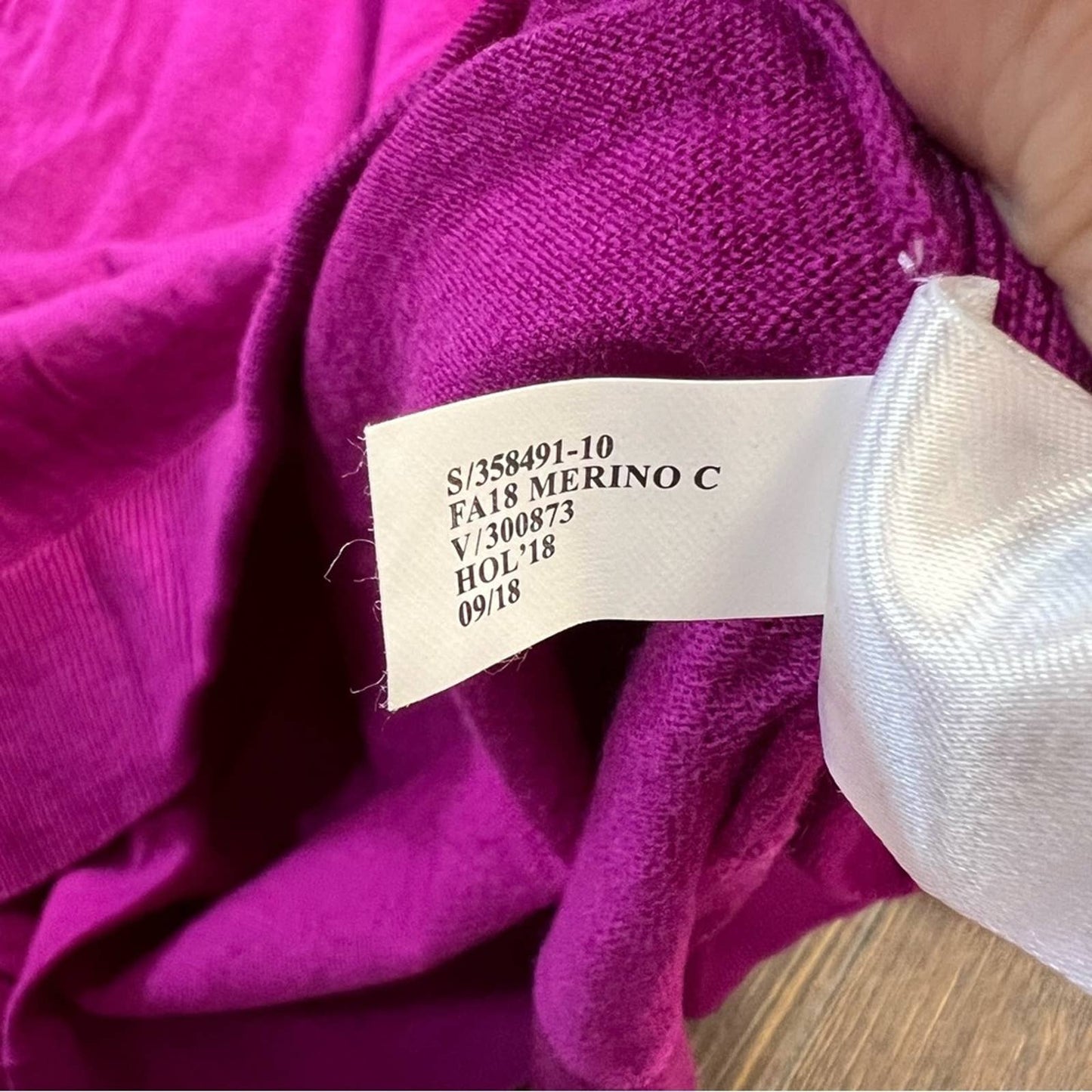 Banana Republic extra fine merino sweater SZ LG