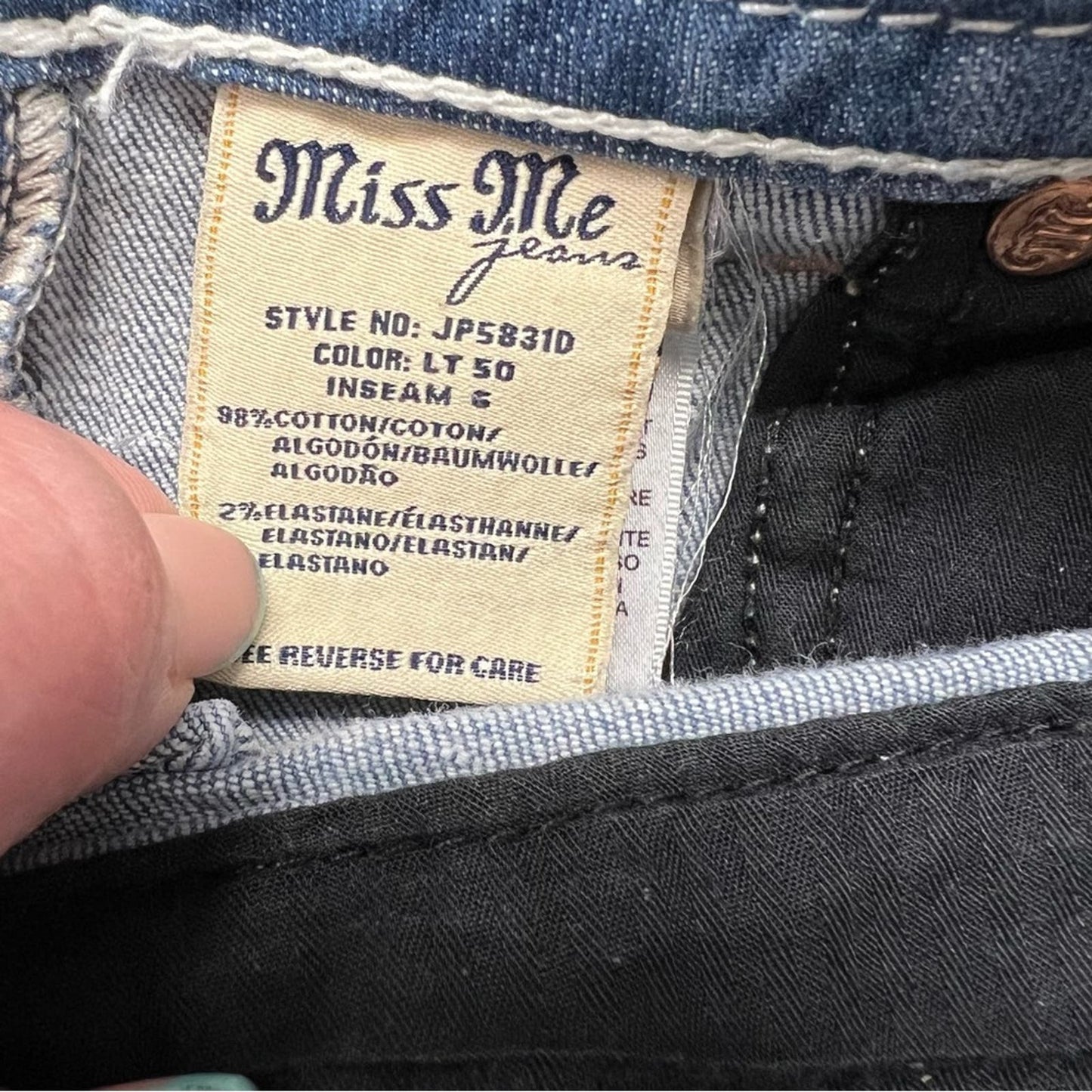 Miss me mid rise denim shorts SZ 26/2