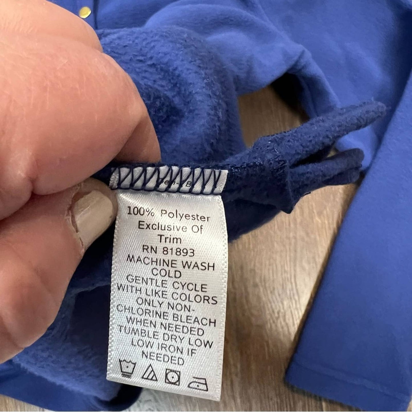 D&Co active blue button fleece SZ XS
