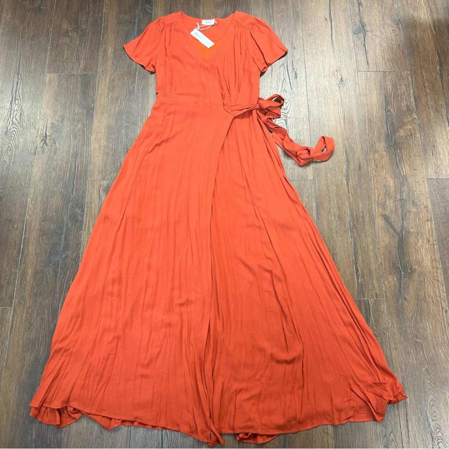 🆕 Bluivy Veronica wrap dress SZ MED